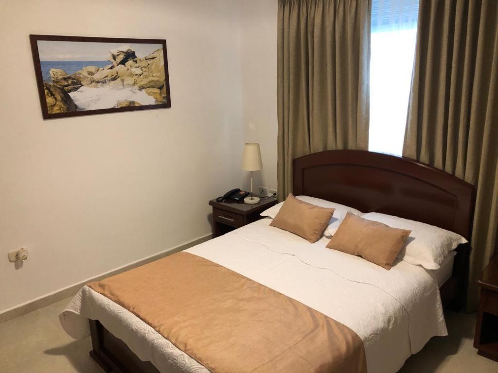 Colon Plaza Hotel Tumaco Eksteriør bilde
